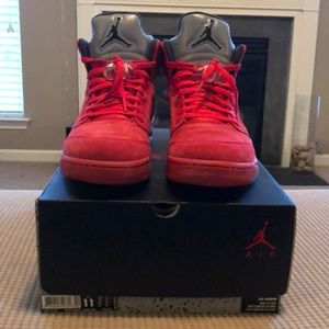 Jordan 5 - University red